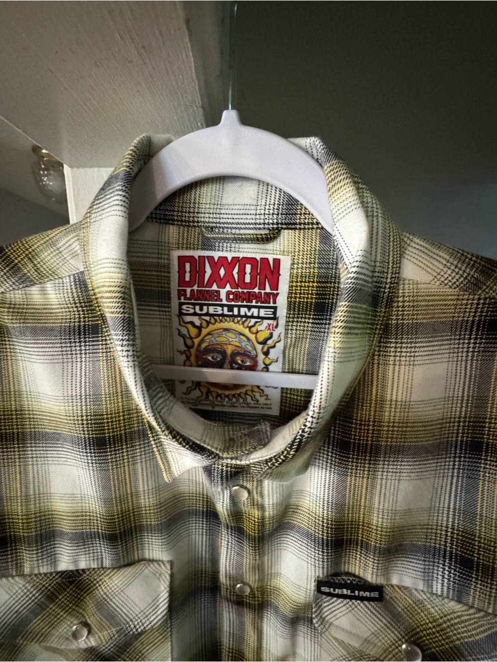 Dixxon flannel shirt. Mens size XL. Sublime.